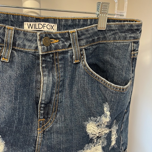 wild fox distressed denim shorts, size 29 - Picture 3 of 5